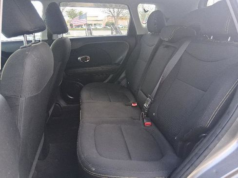 Used 2014 Kia Soul + image 17