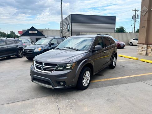 Used 2015 Dodge Journey SXT w/ Flexible Seating Group FWD image 4
