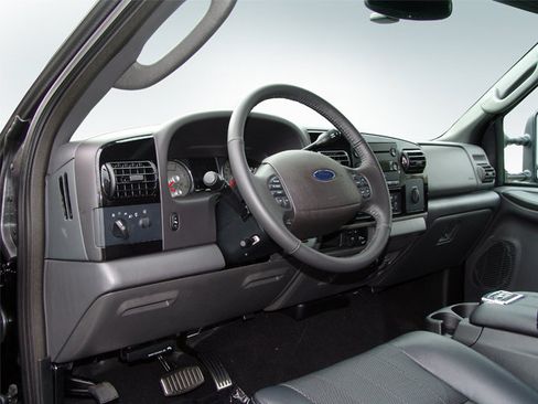 Used 2006 Ford F250 4x4 Crew Cab Super Duty image 9