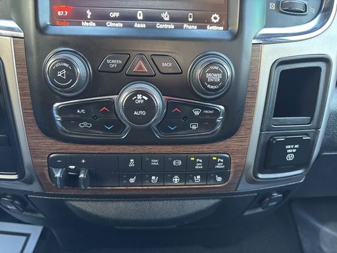 Used 2018 RAM 2500 Laramie w/ Cold Weather Group image 25