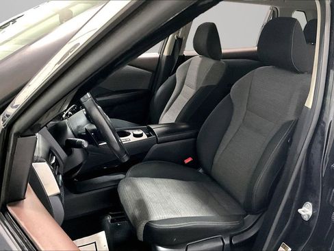 Used 2022 Nissan Rogue S image 21