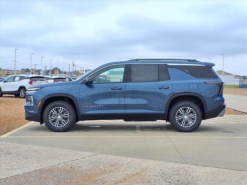 New 2026 Chevrolet Traverse LT w/ Driver Confidence Package image 3