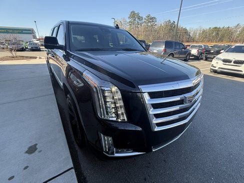 Used 2020 Cadillac Escalade Premium Luxury image 8