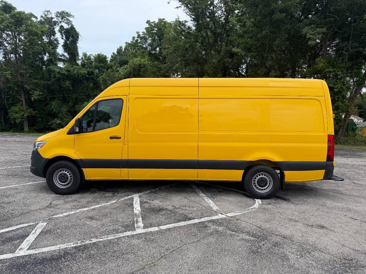 Used 2021 Mercedes-Benz Sprinter 2500 image 8