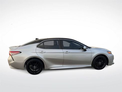 Used 2019 Toyota Camry SE image 9