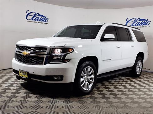 Used 2018 Chevrolet Suburban LT image 5