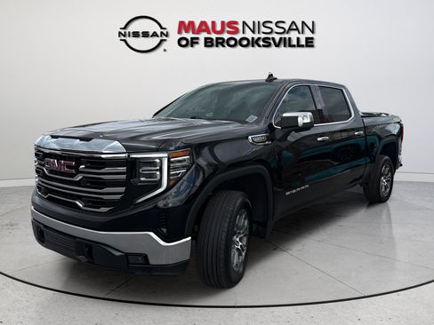 Used 2026 GMC Sierra 1500 SLT AWD/4WD image 4