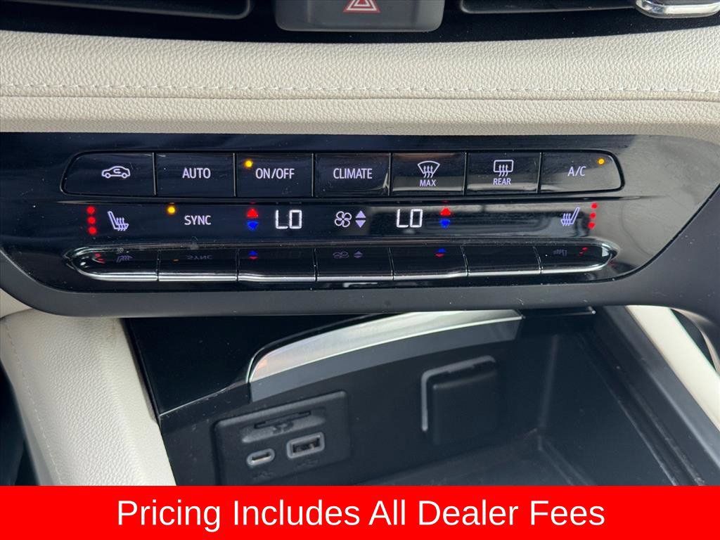 Used 2021 Buick Envision Essence w/ Technology Package I AWD/4WD image 22
