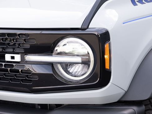 Used 2023 Ford Bronco Wildtrak image 21