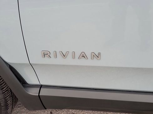 Used 2025 Rivian R1T Adventure image 7
