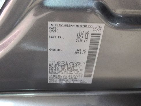 Used 2025 Nissan Altima 2.5 SV FWD image 33