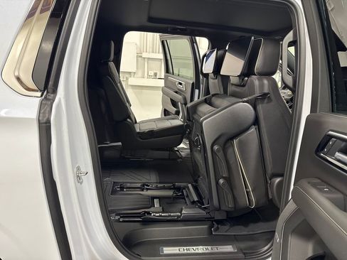 New 2026 Chevrolet Suburban Premier AWD/4WD image 33