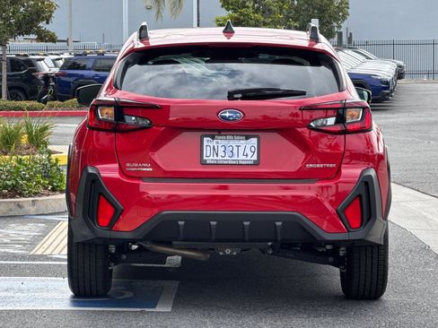 Used 2025 Subaru Crosstrek 2.5i Premium AWD/4WD image 5