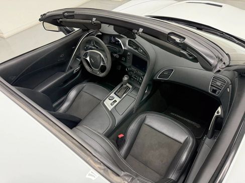 Used 2019 Chevrolet Corvette Stingray Coupe RWD image 8