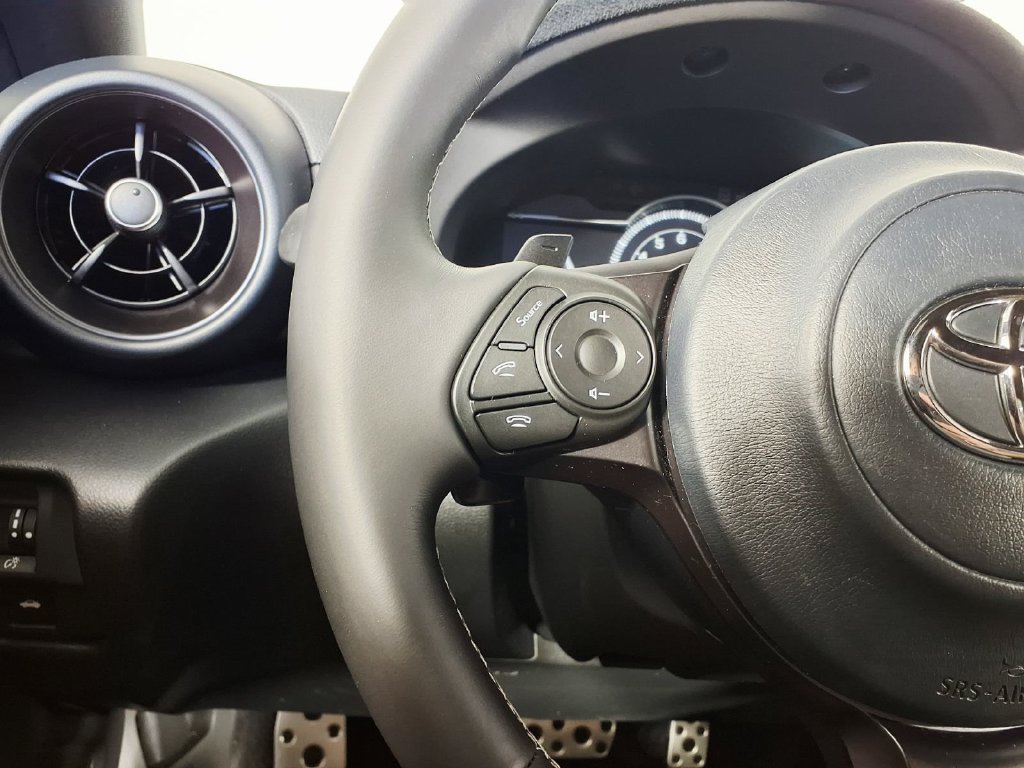 Used 2025 Toyota GR86 Premium RWD image 17