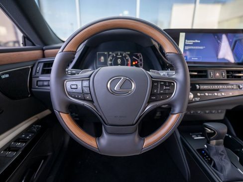 New 2025 Lexus ES 350 Ultra Luxury image 17