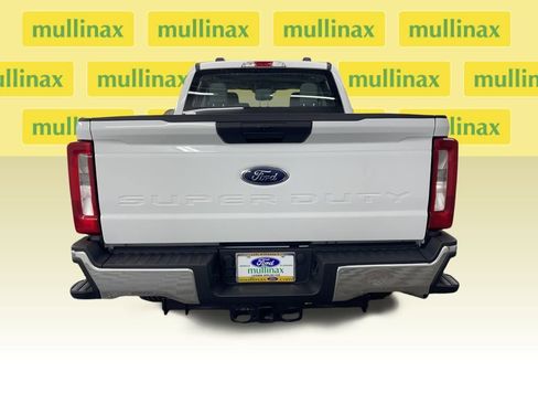 New 2026 Ford F250 XL w/ XL Chrome Package image 7
