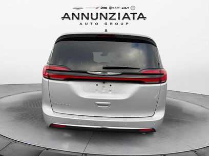 New 2026 Chrysler Pacifica Select