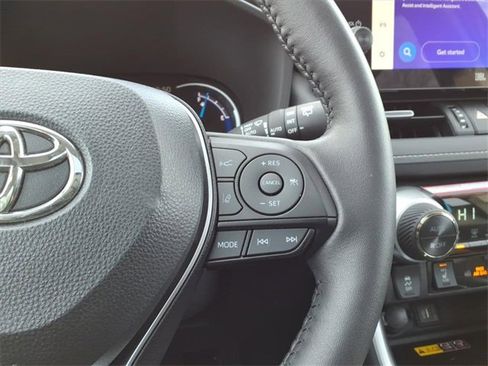 Used 2024 Toyota RAV4 XLE Premium image 17