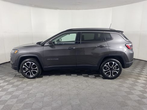 Used 2022 Jeep Compass Limited AWD/4WD image 10