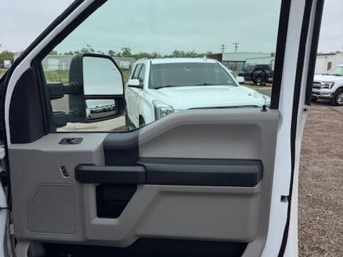 Used 2022 Ford F250 XL w/ Power Equipment Group AWD/4WD image 40