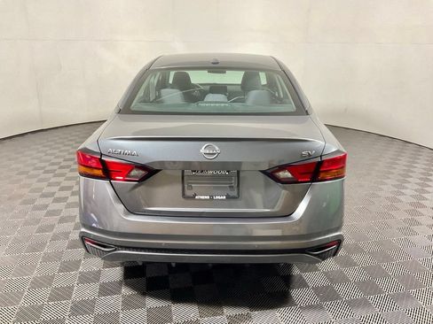 Used 2023 Nissan Altima 2.5 SV FWD image 12
