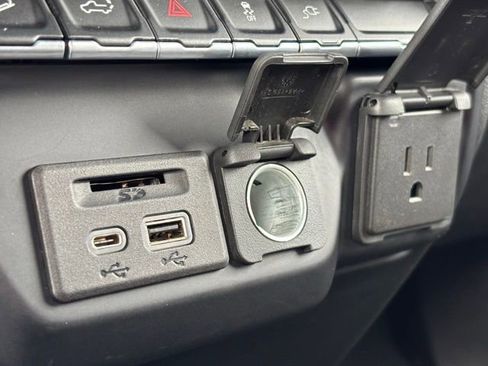 Used 2022 Chevrolet Silverado 2500 LTZ w/ Z71 Off-Road Package image 39