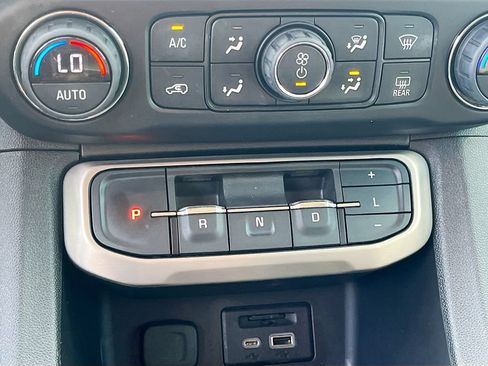 Used 2021 GMC Acadia Denali w/ Denali Technology Package FWD image 17