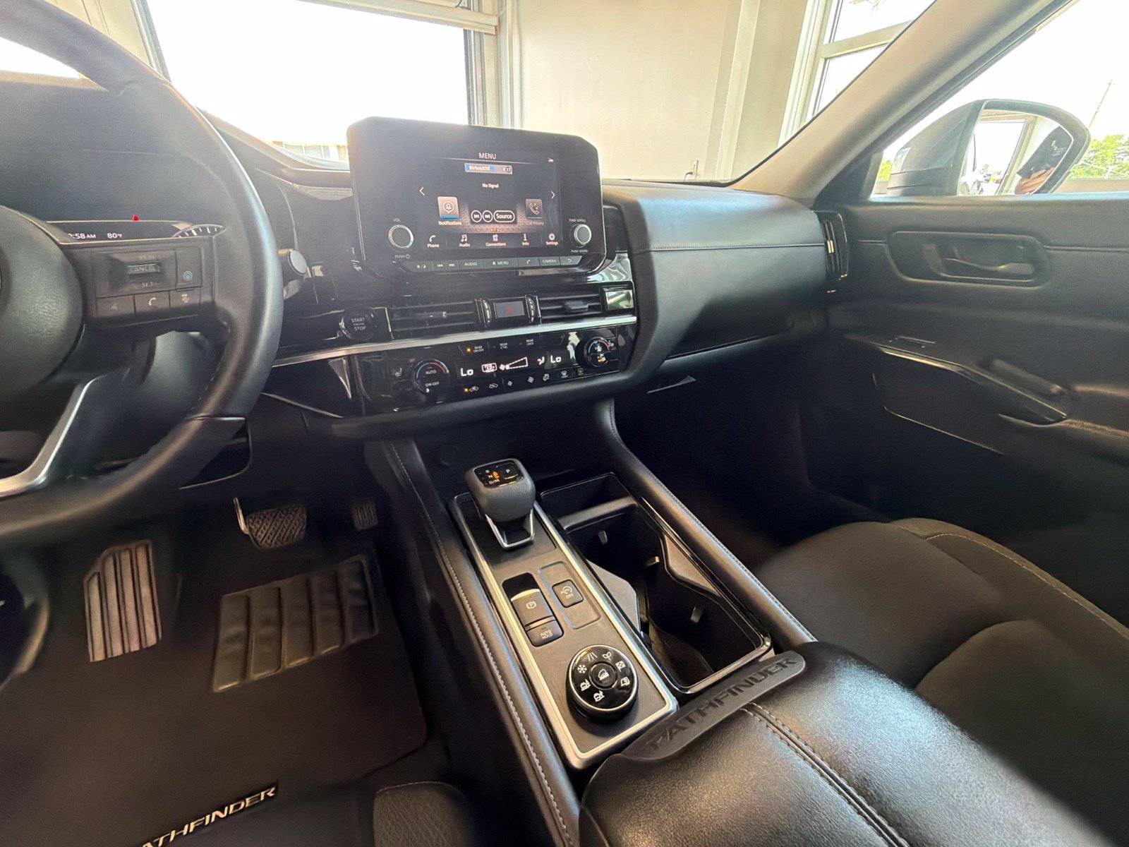 Used 2025 Nissan Pathfinder SV AWD/4WD image 25