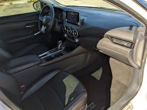 Used 2021 Nissan Sentra SR w/ SR Premium Package image 14