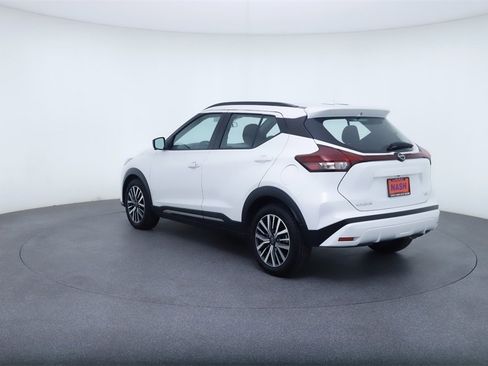 Used 2024 Nissan Kicks SR image 4