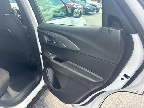 Used 2022 Chevrolet TrailBlazer LS FWD image 16