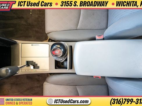 Used 2011 Toyota Camry SE w/ SE Extra-Value Pkg #1 FWD image 21