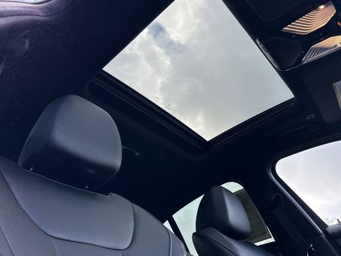 Used 2019 BMW 330i Sedan w/ Driving Assistance Package image 16