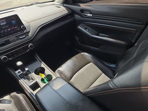 Used 2022 Nissan Altima 2.0 SR FWD image 11