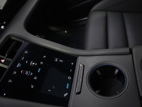 Used 2021 Porsche Taycan 4S w/ Premium Package image 31