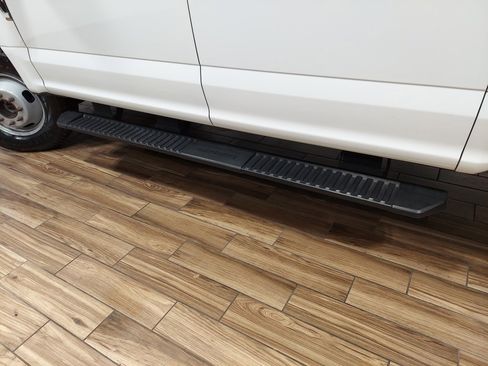 Used 2021 Ford F350 XLT w/ XLT Value Package image 5