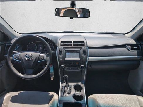 Used 2017 Toyota Camry SE FWD image 19