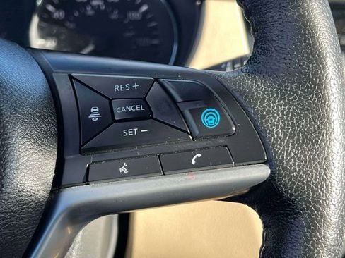 Used 2020 Nissan Rogue SL w/ Premium Package image 26