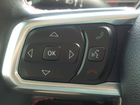 Used 2022 Jeep Wrangler Unlimited Rubicon w/ Cold Weather Group AWD/4WD image 15