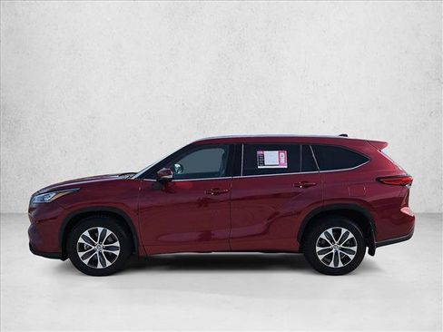 Used 2020 Toyota Highlander XLE image 9