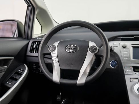 Used 2015 Toyota Prius Two image 11