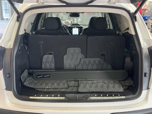 Used 2025 Subaru Ascent Touring AWD/4WD image 28