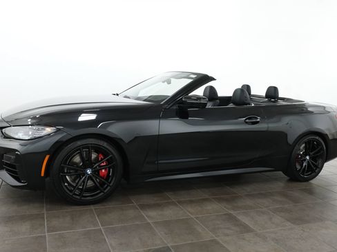 Used 2022 BMW M440i Convertible RWD image 3