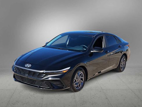 Used 2024 Hyundai Elantra Blue image 4