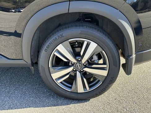 Certified 2025 Nissan Rogue SL w/ SL Premium Package AWD/4WD image 20