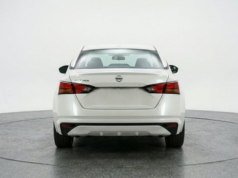 Used 2025 Nissan Altima 2.5 SV FWD image 7
