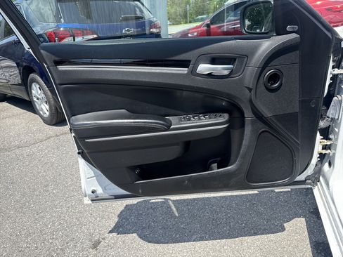 Used 2021 Chrysler 300 S RWD image 15