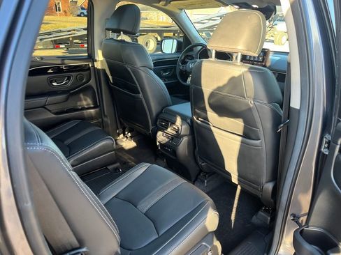 Used 2024 Honda Pilot Touring image 26