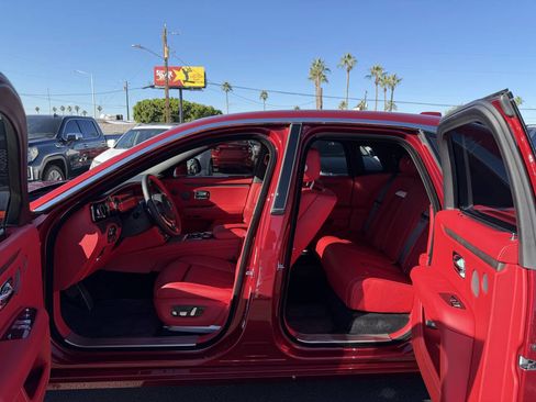 Used 2024 Rolls-Royce Ghost image 28